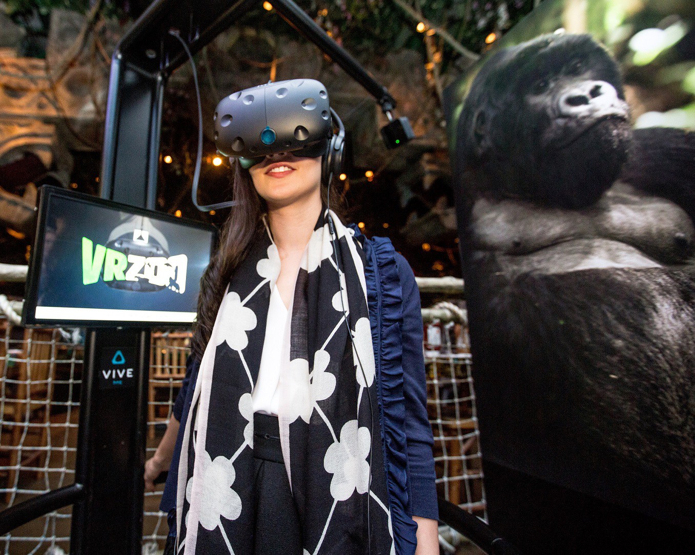 Woman experiencing the VR Zoo at the Dubai Aquarium